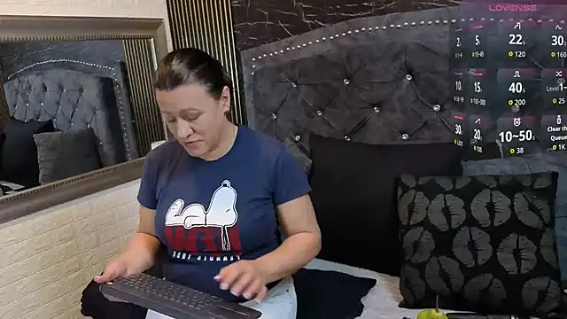 charlotte  G online show from 04.13.26