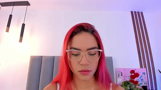 Scarlett Morgan  online show from 10.15.25