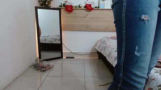 Snapshot of Zamu_1992 chatting on 12.01.24 Zamu 1992 online show from 12.01.24