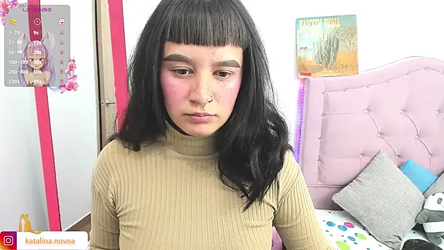 Katalina novoa online show from 02.12.25