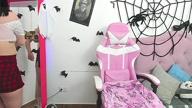 Snapshot of Katalina_novoa chatting on 11.01.25 Katalina novoa online show from 11.01.25