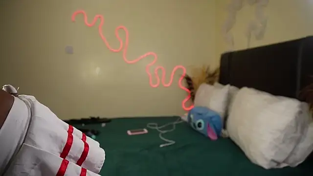 Snapshot of _Watuluv_ chatting on 01.31.25 Watuluv online show from 01.31.25