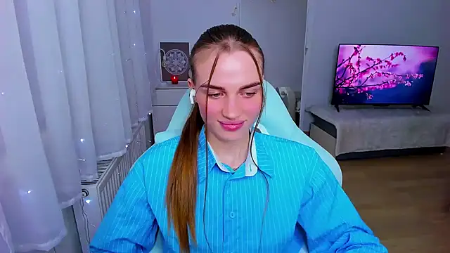 StellaLawless online show from 12.13.24