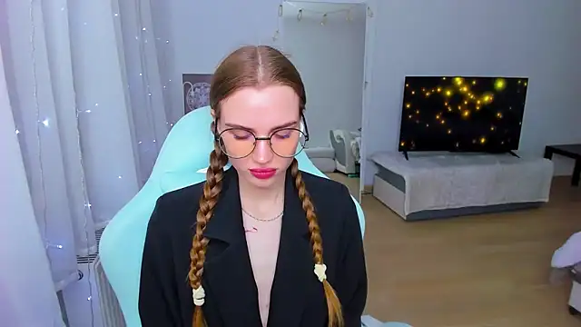 StellaLawless online show from 12.16.24
