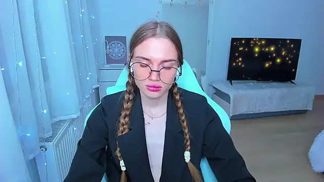 StellaLawless online show from 12.16.24