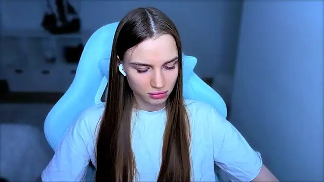 Snapshot of StellaLawless chatting on 10.14.25 StellaLawless online show from 10.14.25