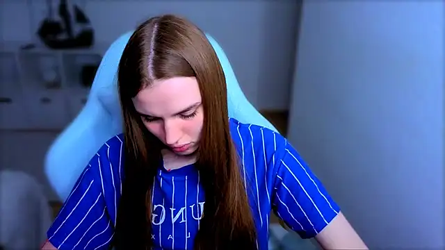 Snapshot of StellaLawless chatting on 10.28.25 StellaLawless online show from 10.28.25