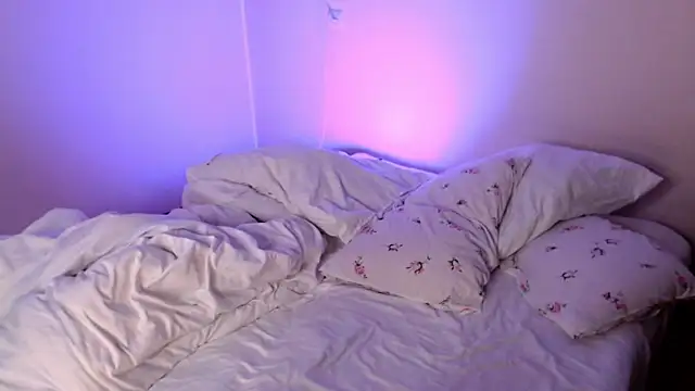 KatieMelone online show from 09.30.25