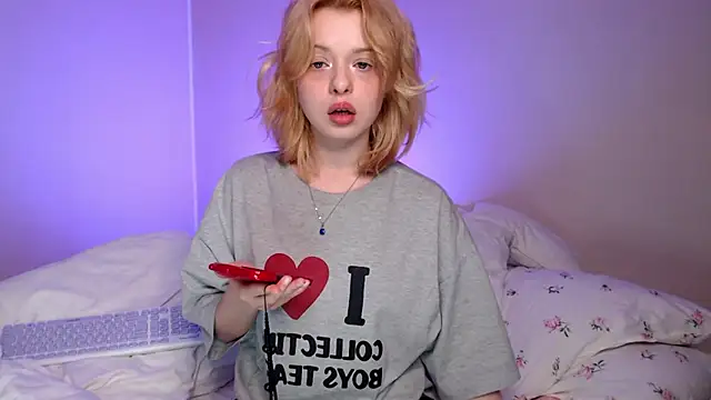 KatieMelone online show from 10.09.25