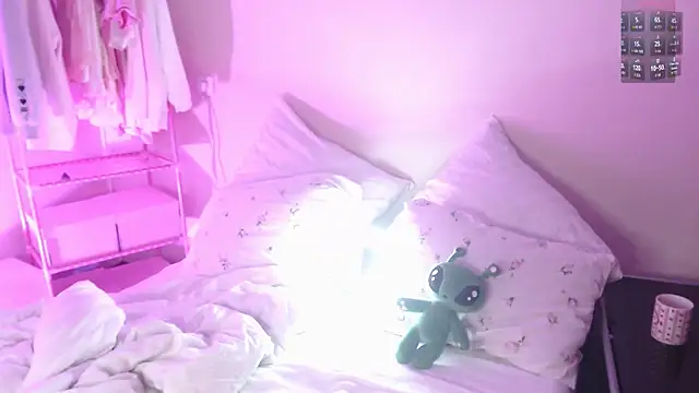 KatieMelone online show from 03.31.26