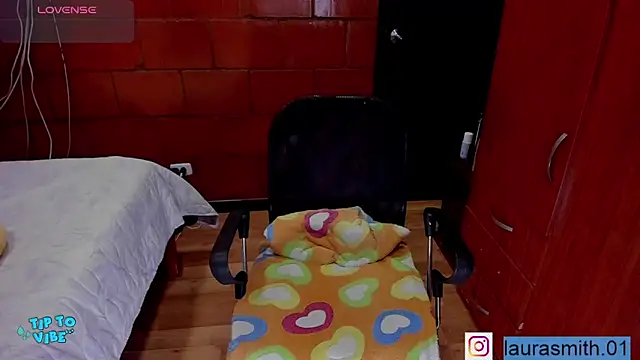 laura smith0 online show from 12.20.25