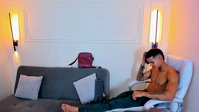 Paradise boy s online show from 01.15.26