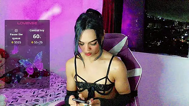 Ms-Zoehans online show from 10.13.25