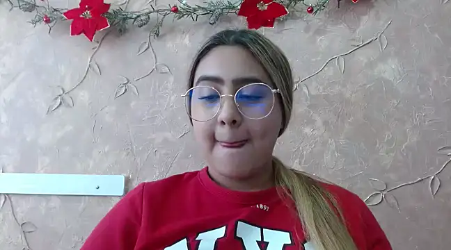 Miabonnett  online show from 12.16.24