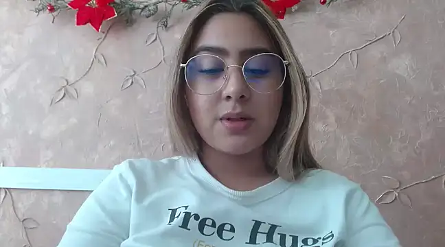 Miabonnett  online show from 12.18.24
