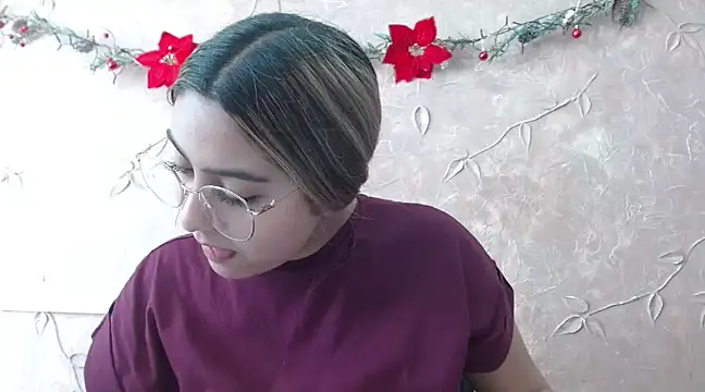 Miabonnett  online show from 12.19.24