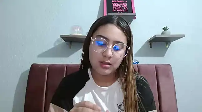 Miabonnett  online show from 12.30.24
