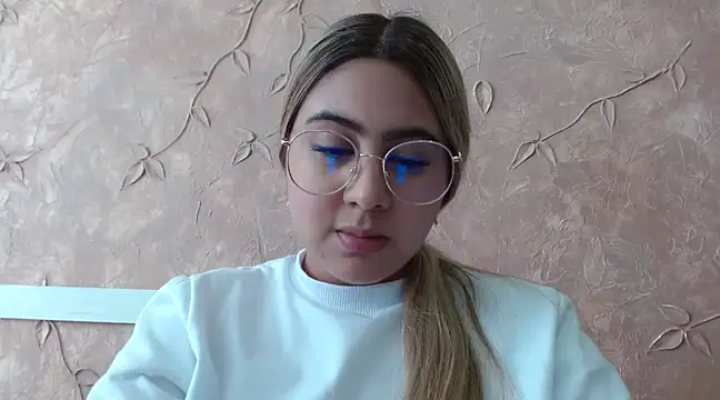 Miabonnett  online show from 01.15.25