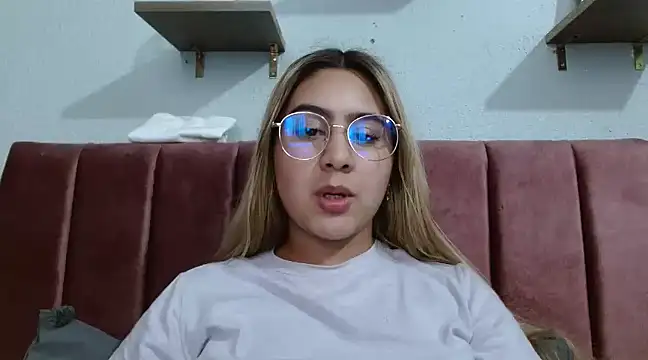 Miabonnett  online show from 01.15.25