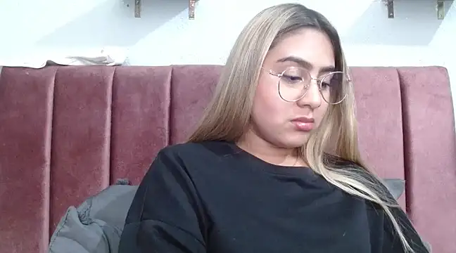 Miabonnett  online show from 01.16.25