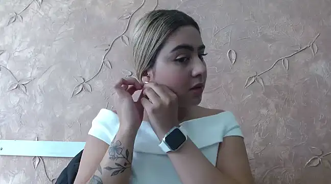 Miabonnett  online show from 01.18.25