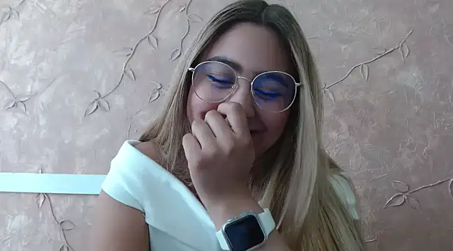 Miabonnett  online show from 01.18.25