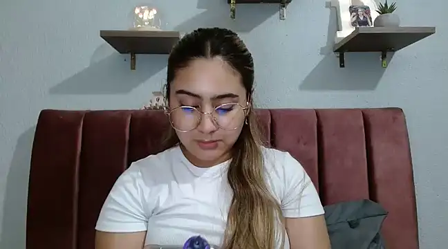 Miabonnett  online show from 03.21.25