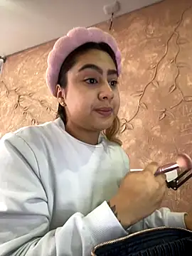 Snapshot of Miabonnett_ chatting on 10.08.25 Miabonnett online show from 10.08.25