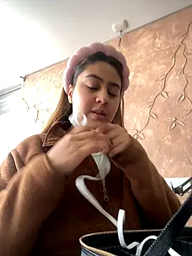 Snapshot of Miabonnett_ chatting on 10.09.25 Miabonnett online show from 10.09.25