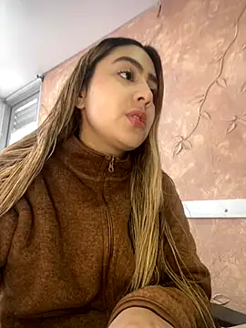 Snapshot of Miabonnett_ chatting on 10.13.25 Miabonnett online show from 10.13.25