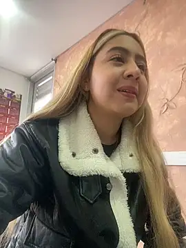 Snapshot of Miabonnett_ chatting on 10.30.25 Miabonnett online show from 10.30.25