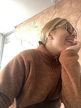 Snapshot of Miabonnett_ chatting on 11.03.25 Miabonnett online show from 11.03.25