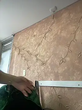 Snapshot of Miabonnett_ chatting on 11.06.25 Miabonnett online show from 11.06.25