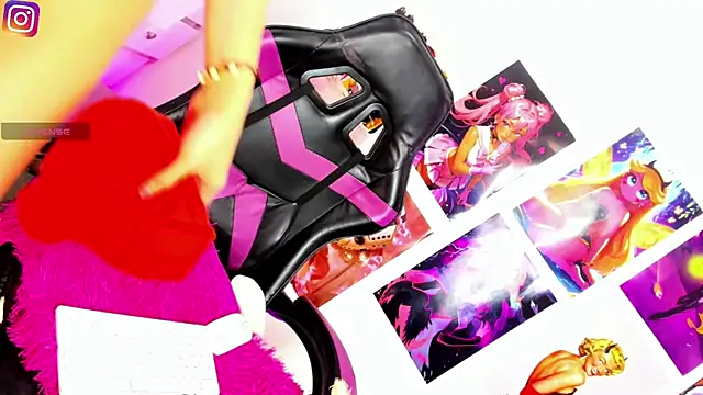 Snapshot of Annita_DirtyyXxx chatting on 10.13.25 Annita DirtyyXxx online show from 10.13.25