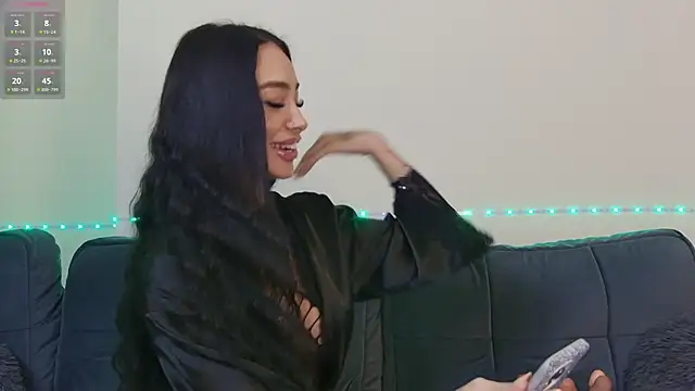 Snapshot of OnlyXandra chatting on 12.12.24 OnlyXandra online show from 12.12.24