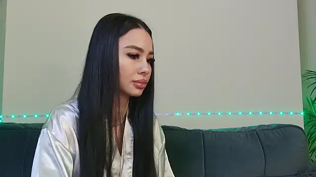 Snapshot of OnlyXandra chatting on 02.25.25 OnlyXandra online show from 02.25.25