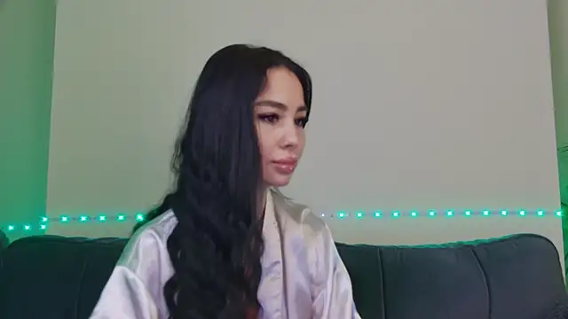 Snapshot of OnlyXandra chatting on 03.14.25 OnlyXandra online show from 03.14.25