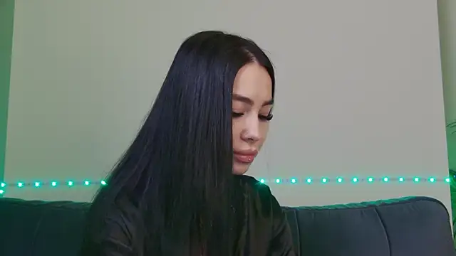 Snapshot of OnlyXandra chatting on 03.22.25 OnlyXandra online show from 03.22.25