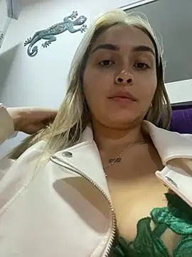 Snapshot of emma_oxford chatting on 01.21.25 emma oxford online show from 01.21.25