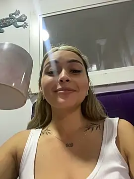 Snapshot of emma_oxford chatting on 01.22.25 emma oxford online show from 01.22.25