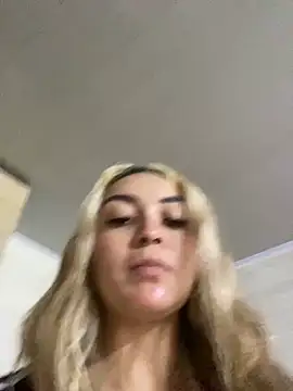 Snapshot of emma_oxford chatting on 02.13.25 emma oxford online show from 02.13.25