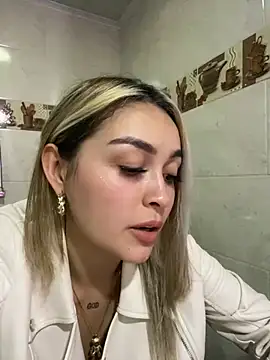 Snapshot of emma_oxford chatting on 03.06.25 emma oxford online show from 03.06.25