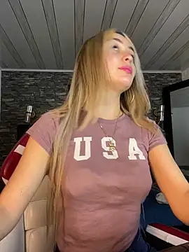 Snapshot of emma_oxford chatting on 03.10.25 emma oxford online show from 03.10.25