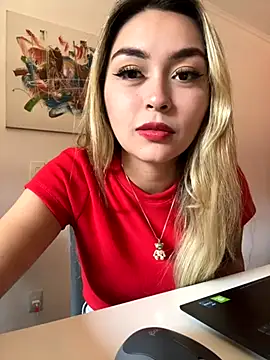 Snapshot of emma_oxford chatting on 09.29.25 emma oxford online show from 09.29.25