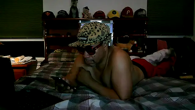 Snapshot of pimpdaddy4ever chatting on 11.14.25 pimpdaddy4ever online show from 11.14.25