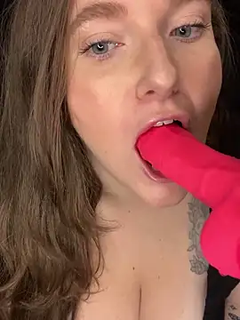 Snapshot of goodgirllolagrey chatting on 10.10.25 goodgirllolagrey online show from 10.10.25