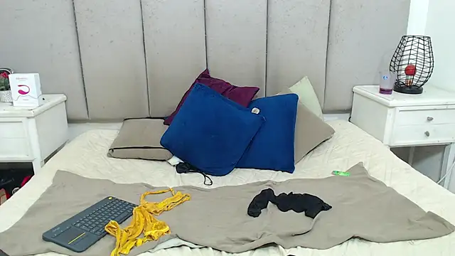 AmbarJacksonn  online show from 12.05.24