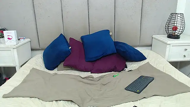 AmbarJacksonn  online show from 12.05.24
