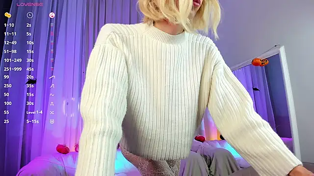 Snapshot of Lettie_brooks chatting on 10.27.25 Lettie brooks online show from 10.27.25