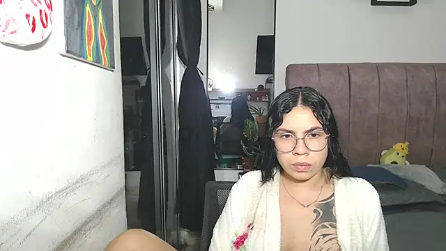 Snapshot of Liza_Thurner chatting on 09.25.25 Liza Thurner online show from 09.25.25